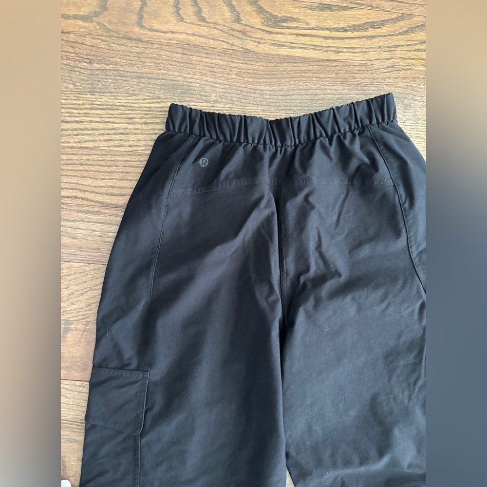 Lululemon Women's‎ Black Light Utilitech Cargo Pocket High Rise Crop Size 29 - Picture 12 of 12